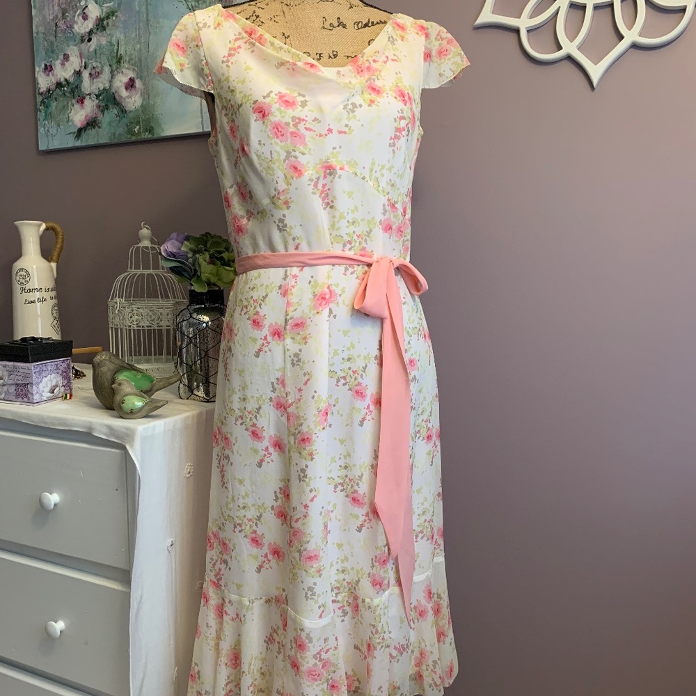 Gorgeous Silk Floral Dress Midi Length Sz 6